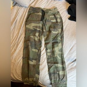 TNA Twin Falls Camo cuffed joggers size 0